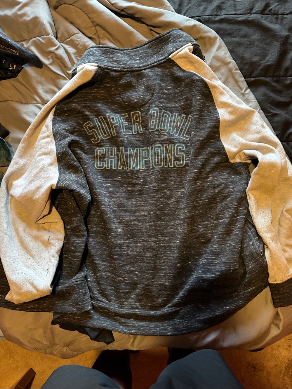 New Era Kids Raglan 'Super Bowl Champions' Sweatshirt - Gray & White